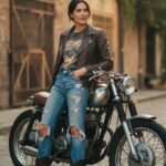 15 Irresistible Brown Cowboy Boots Outfits For The Modern Woman