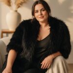 15 All Black Plus Size Winter Outfits That Redefine Sophistication